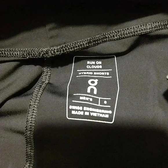 ON RUNNING Hybrid Shorts - Picture 10 of 10